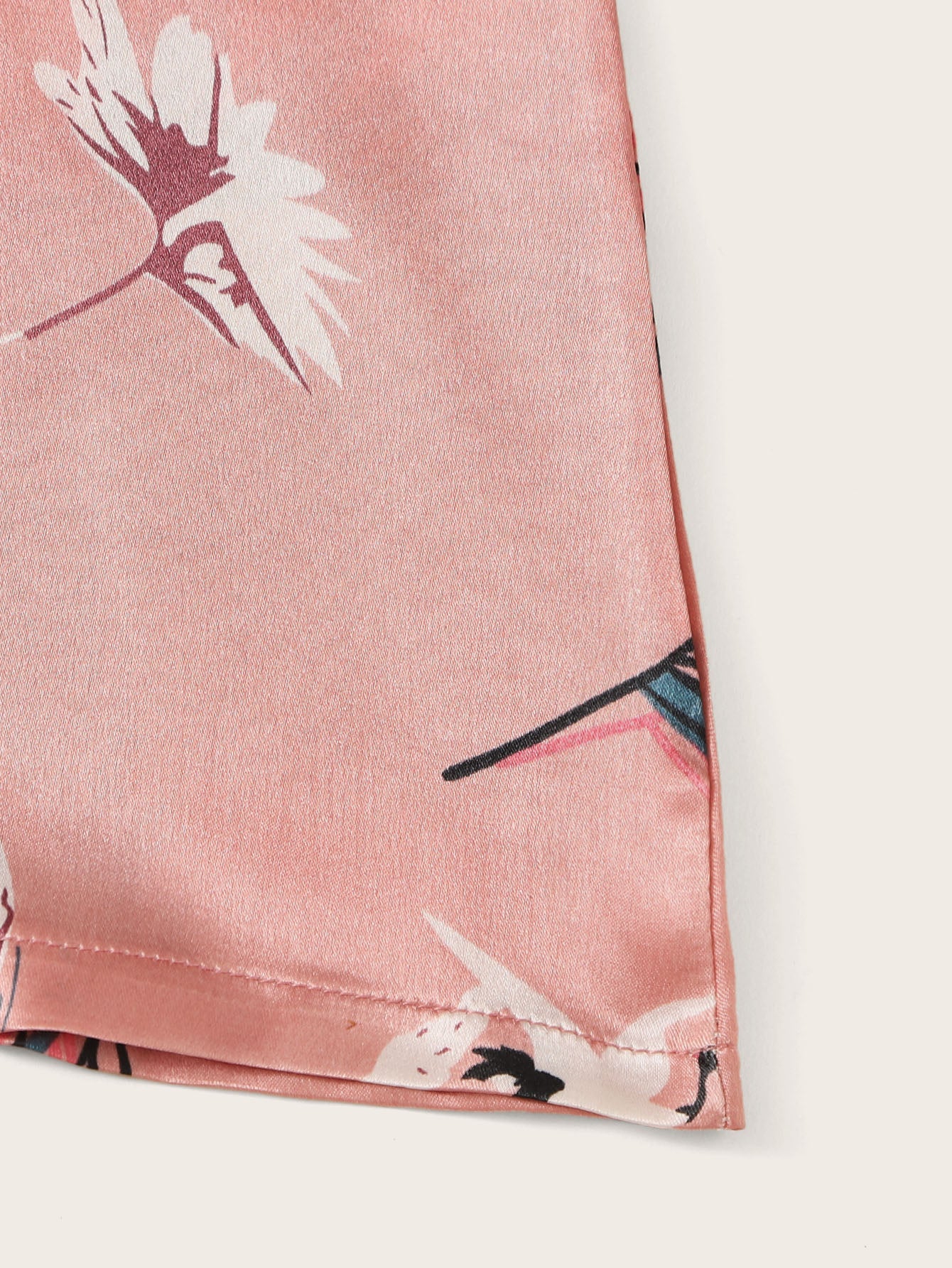 Conjunto de pijama de cetim com estampa tropical - Elfmaeve
