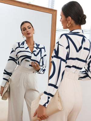 Blusa feminina estampa geográfica e botões frontais - Elfmaeve