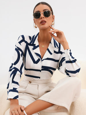 Blusa feminina estampa geográfica e botões frontais - Elfmaeve