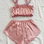 Conjunto de Pijama de Cetim com Babados Elfmaeve - Elfmaeve
