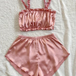 Conjunto de Pijama de Cetim com Babados Elfmaeve - Elfmaeve