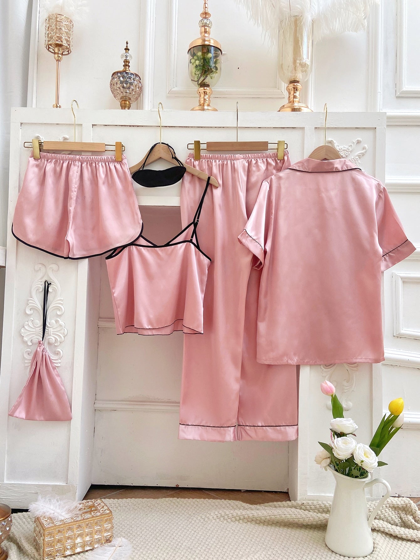Conjunto de Pijama de Cetim Elfmaeve - Elfmaeve