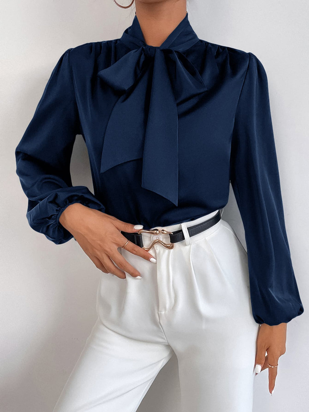 Blusa feminina elegante gola alta com laço - Elfmaeve
