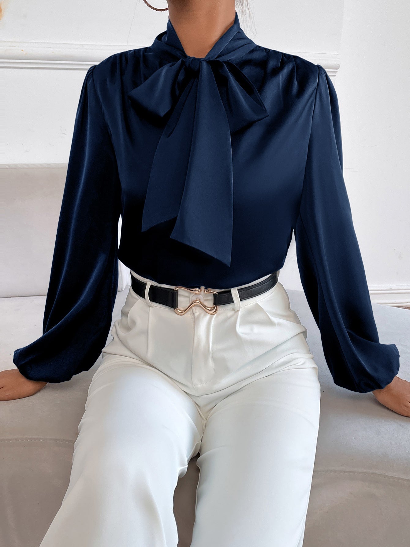 Blusa feminina elegante gola alta com laço - Elfmaeve