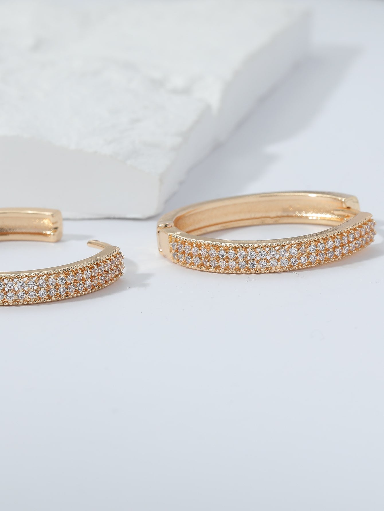 Brincos de argola banhado a ouro - Elfmaeve