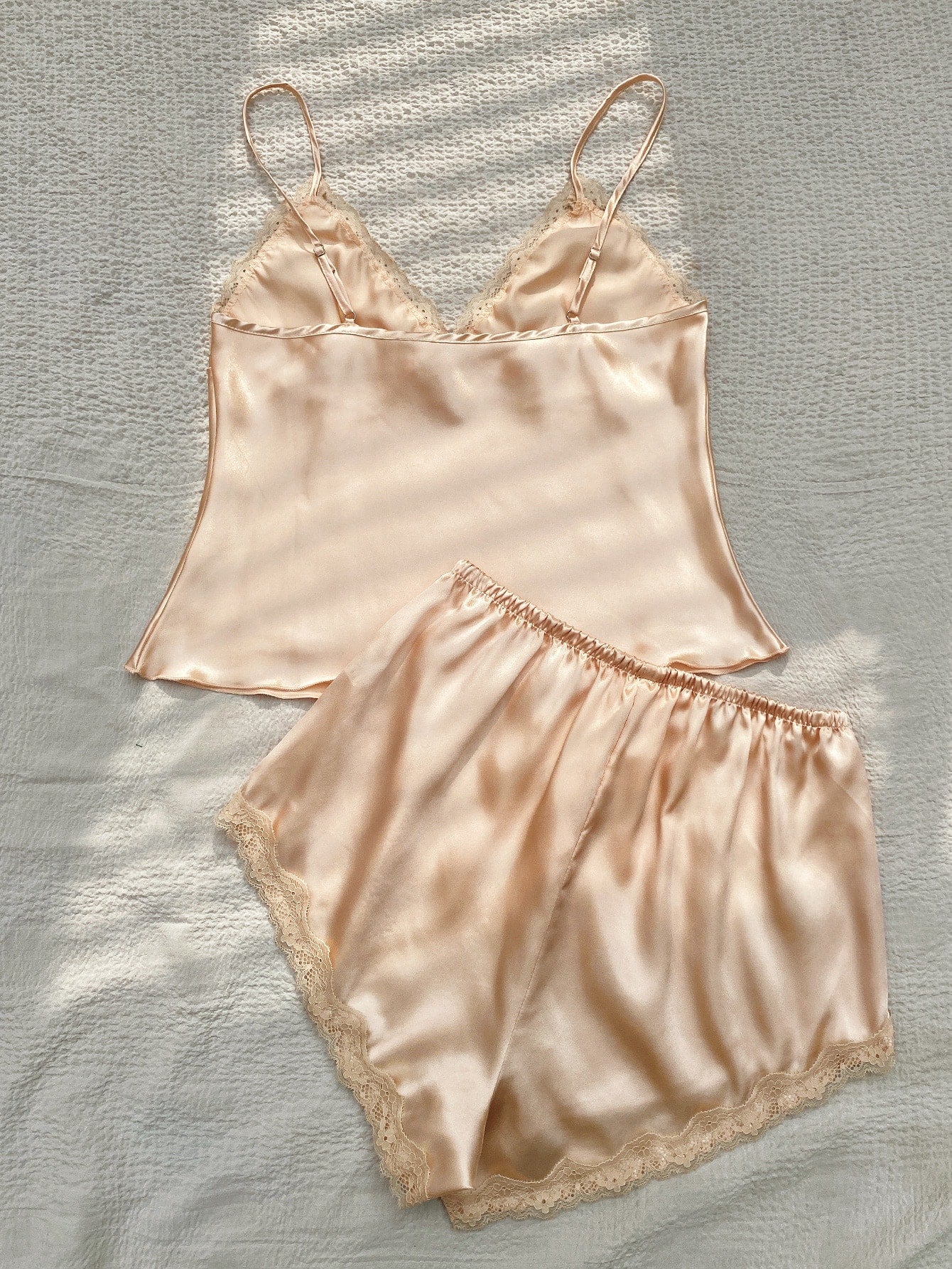 Conjunto de pijama de cetim champagne - Elfmaeve