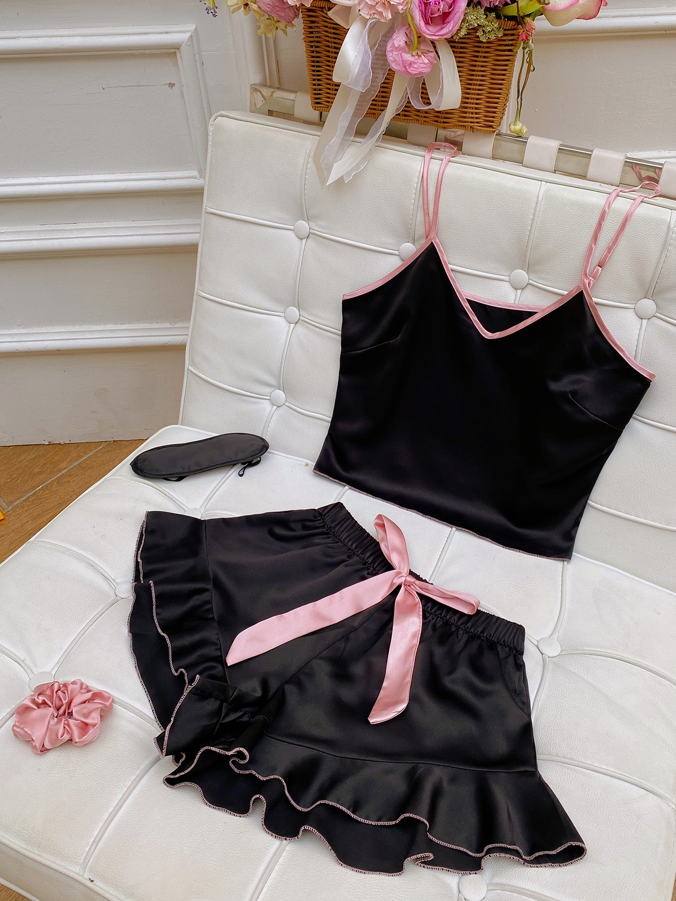 Conjunto de Pijama de Cetim com Babados Elfmaeve - Elfmaeve