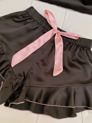 Conjunto de Pijama de Cetim com Babados Elfmaeve - Elfmaeve