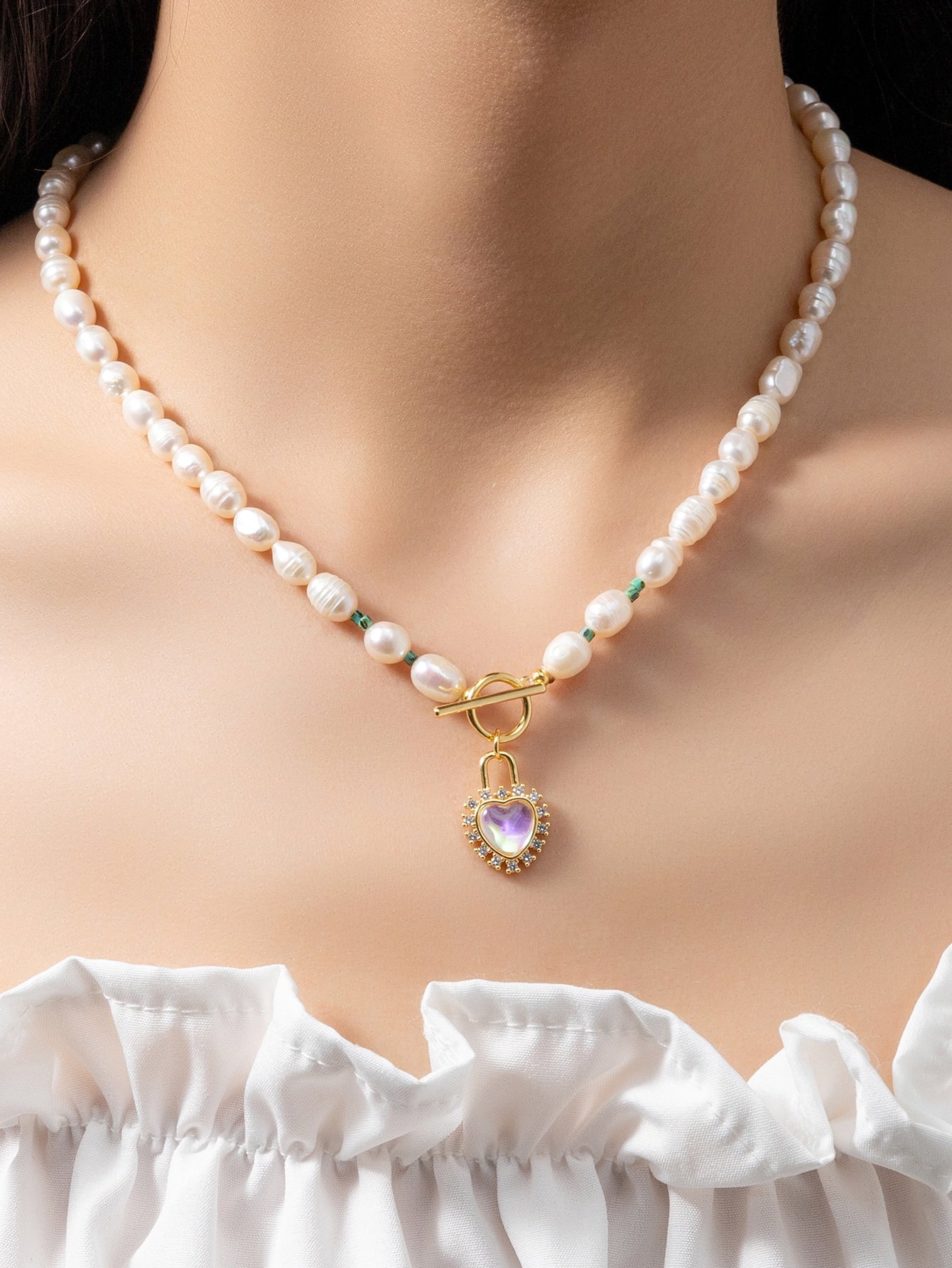 Colar de pérolas com pingente de coração de strass - Elfmaeve