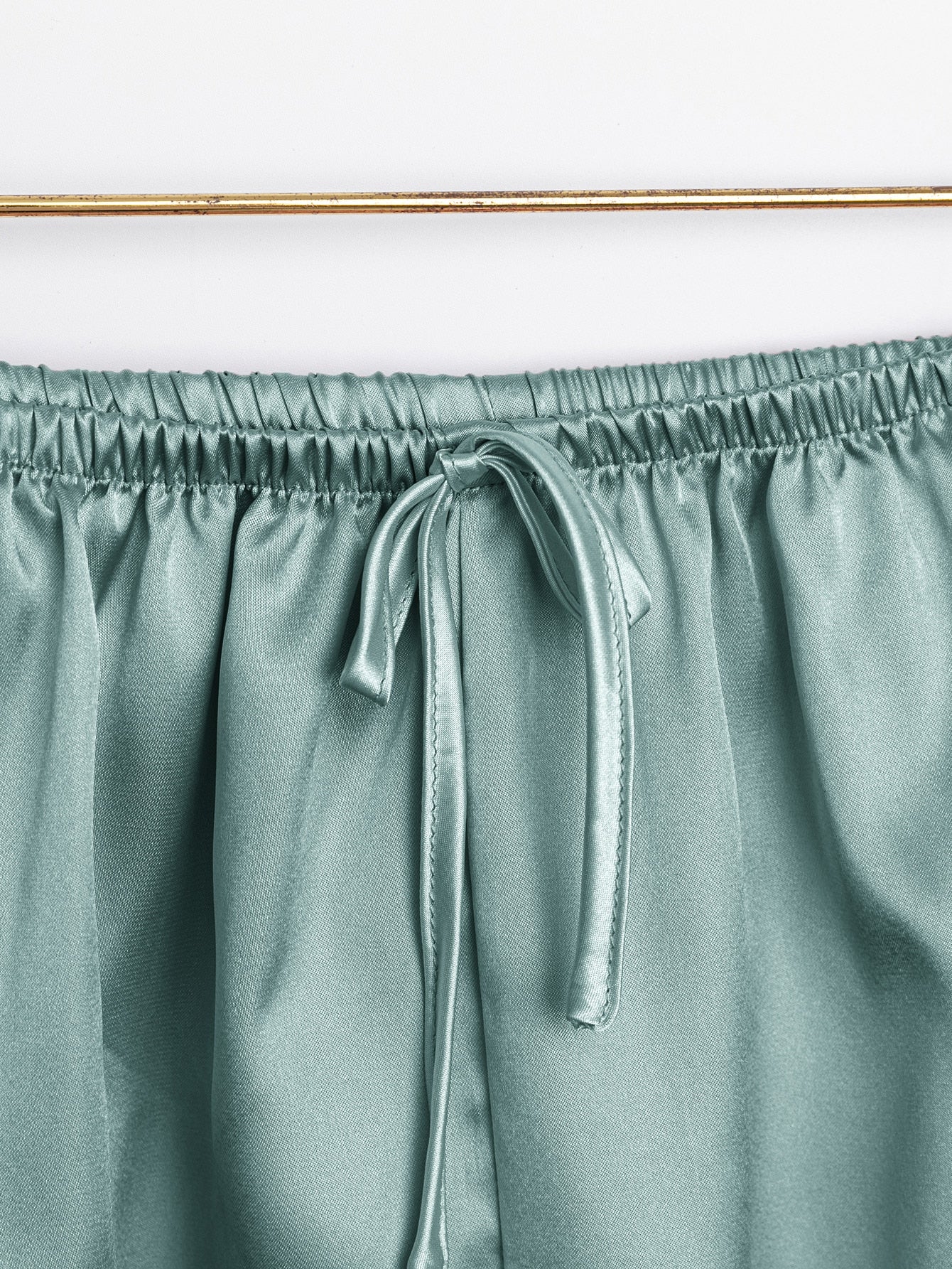 Conjunto de pijama  de cetim com babado - Elfmaeve